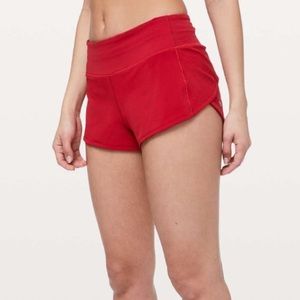 Red lulu lemon speed up short 2.5”